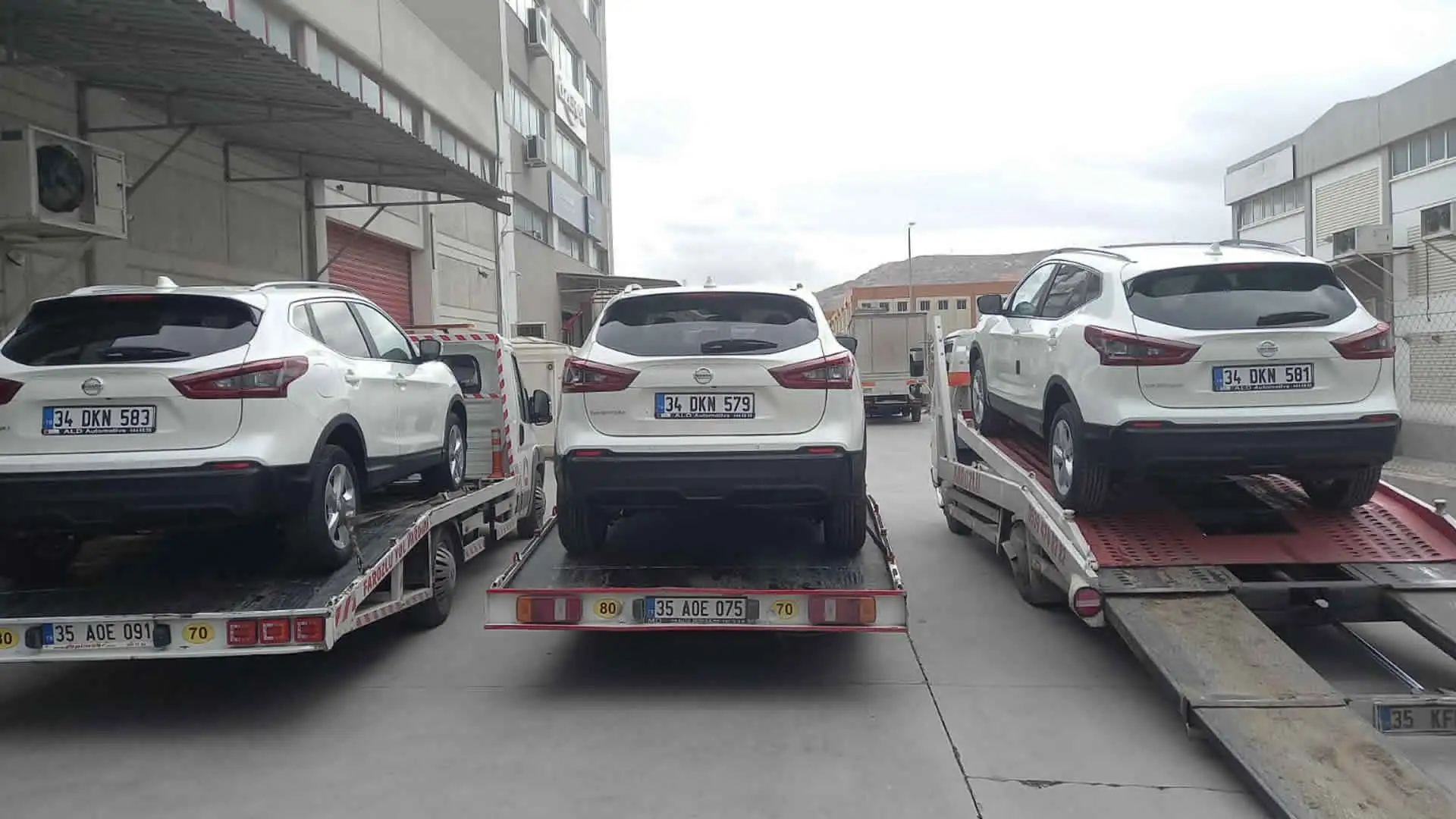 Karşıyaka Oto Çekici